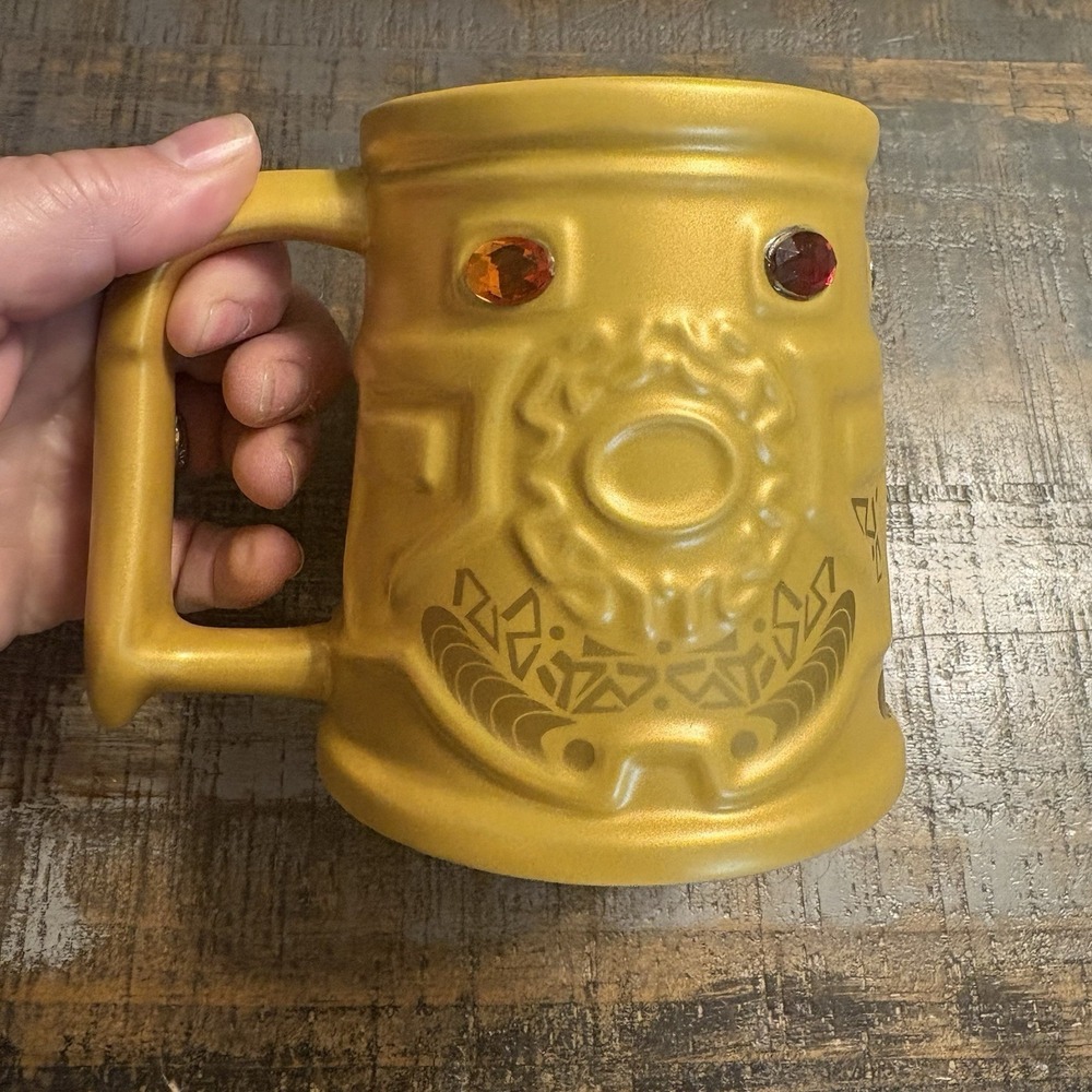 Disney Store Infinity Gauntlet Sculpted Mug – Marvel's Avengers Brand New